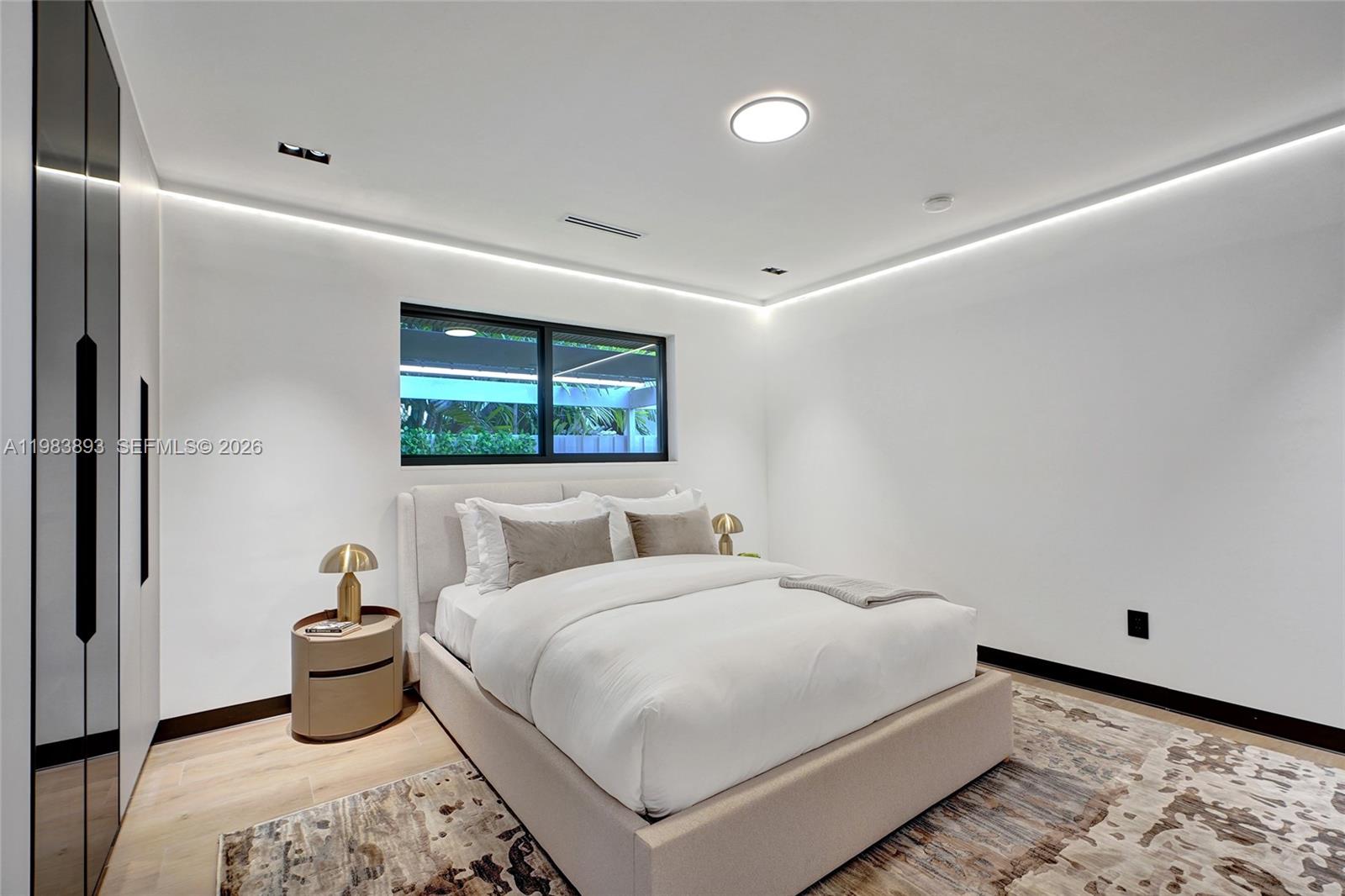 20020 NE 21st Ct Miami, FL 33179