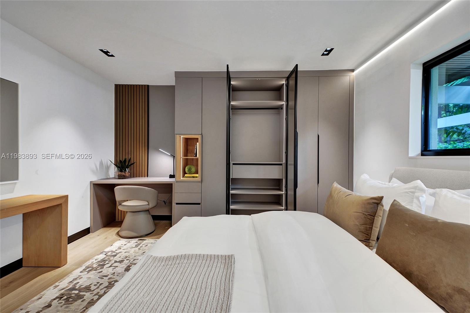 20020 NE 21st Ct Miami, FL 33179