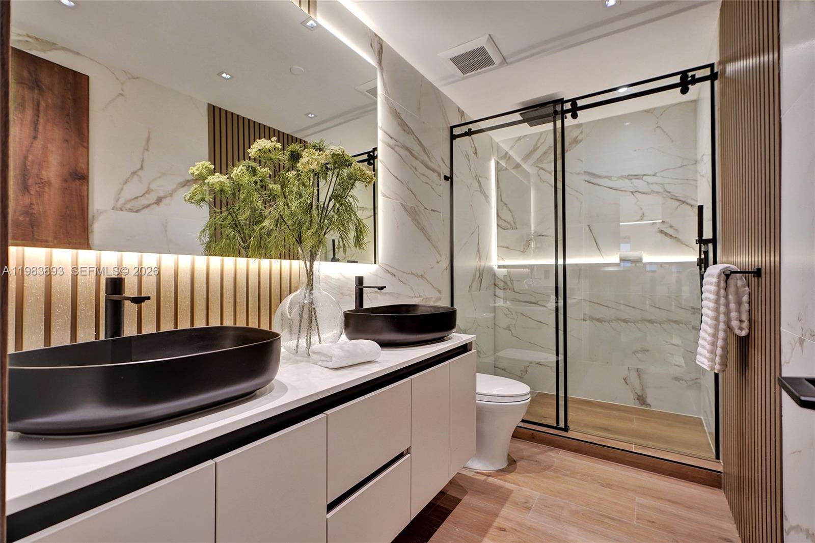 20020 NE 21st Ct Miami, FL 33179