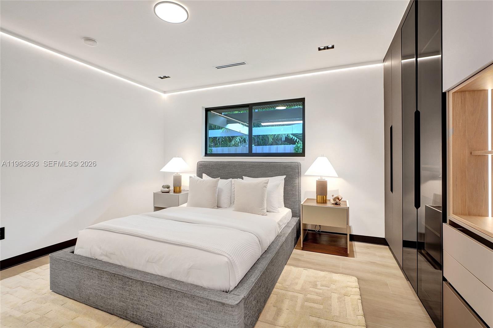 20020 NE 21st Ct Miami, FL 33179