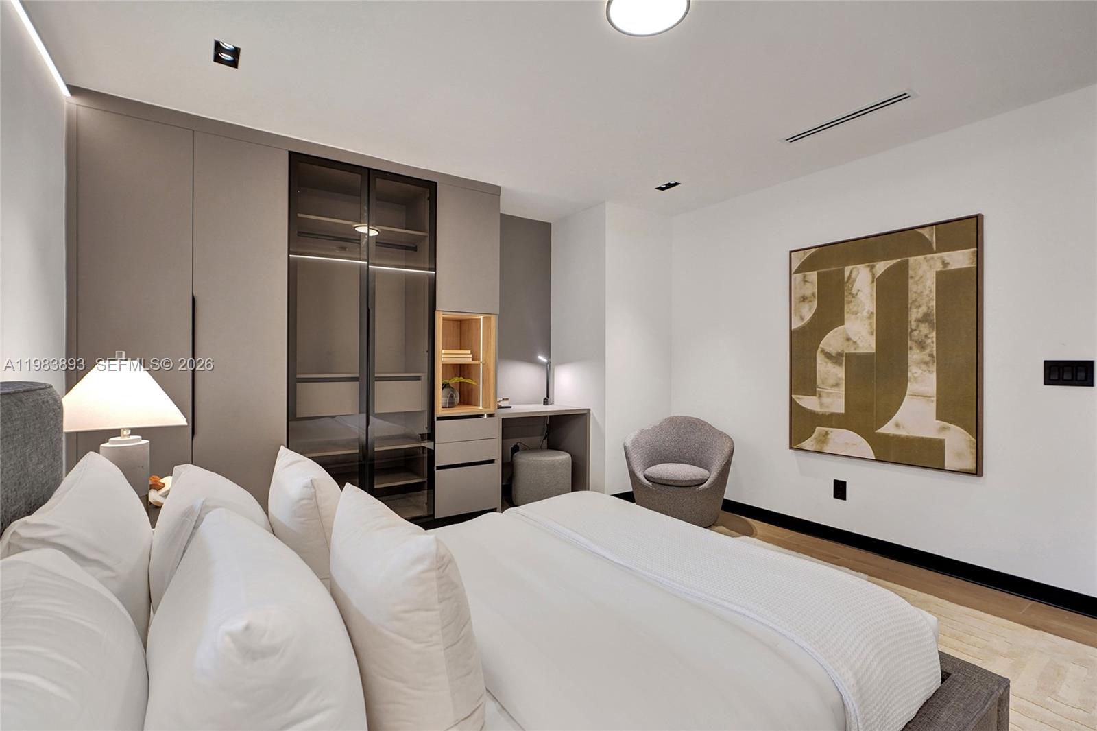 20020 NE 21st Ct Miami, FL 33179