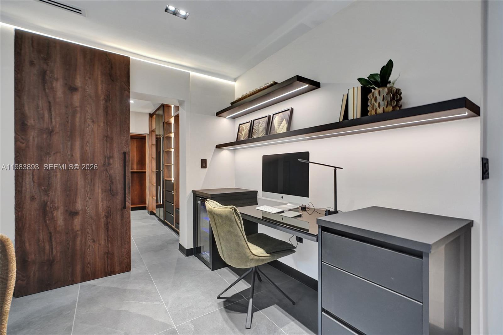 20020 NE 21st Ct Miami, FL 33179