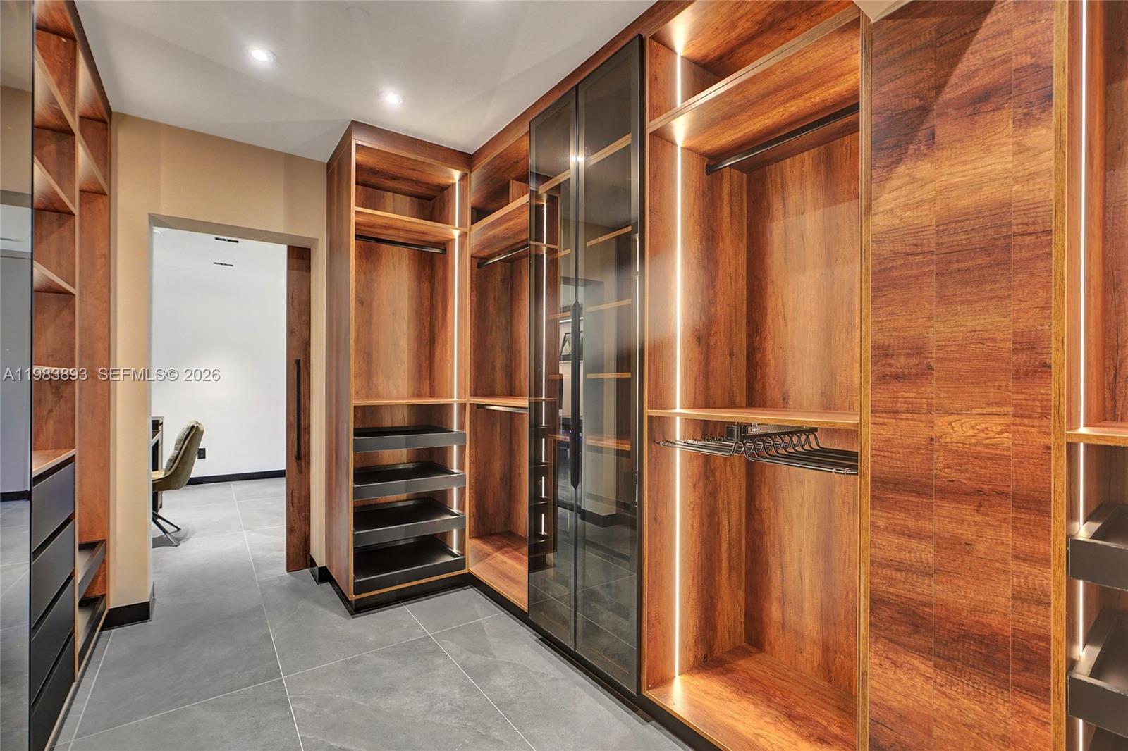 20020 NE 21st Ct Miami, FL 33179