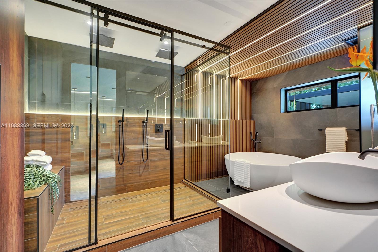 20020 NE 21st Ct Miami, FL 33179