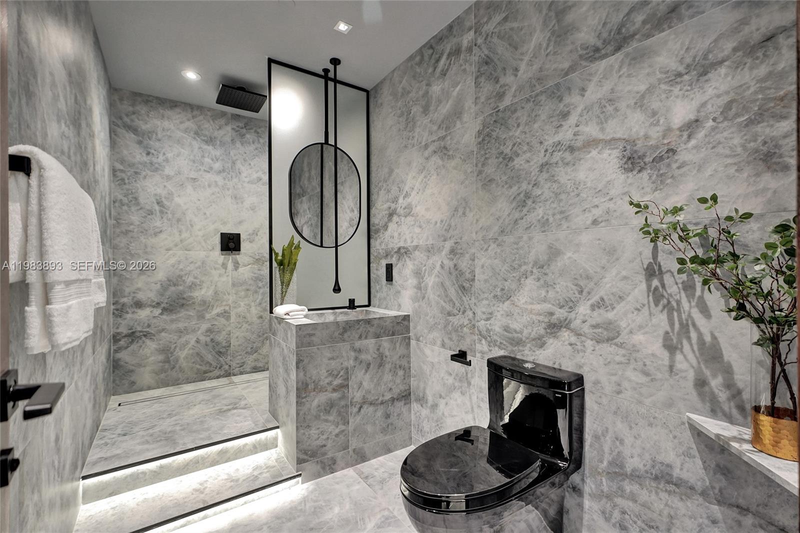 20020 NE 21st Ct Miami, FL 33179