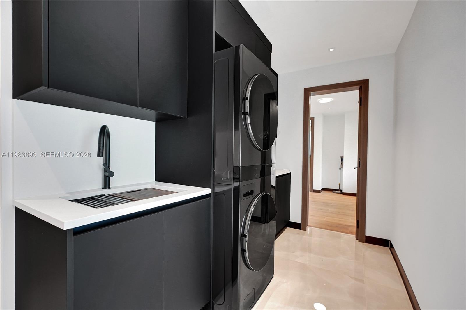 20020 NE 21st Ct Miami, FL 33179