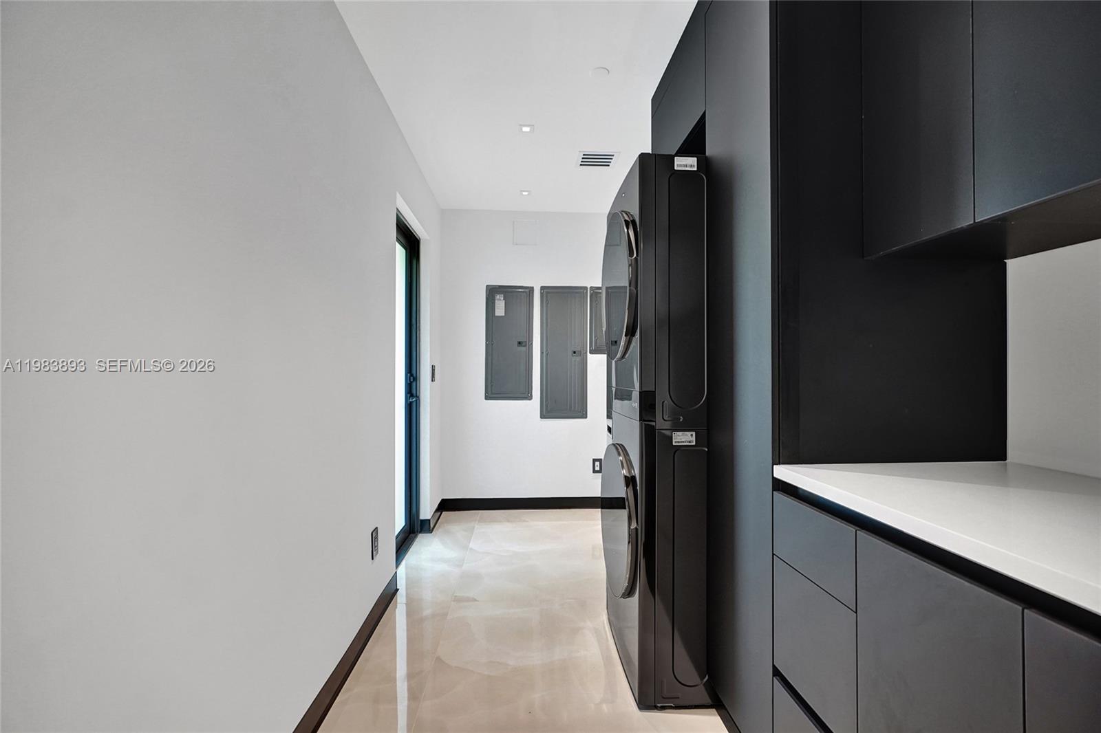 20020 NE 21st Ct Miami, FL 33179