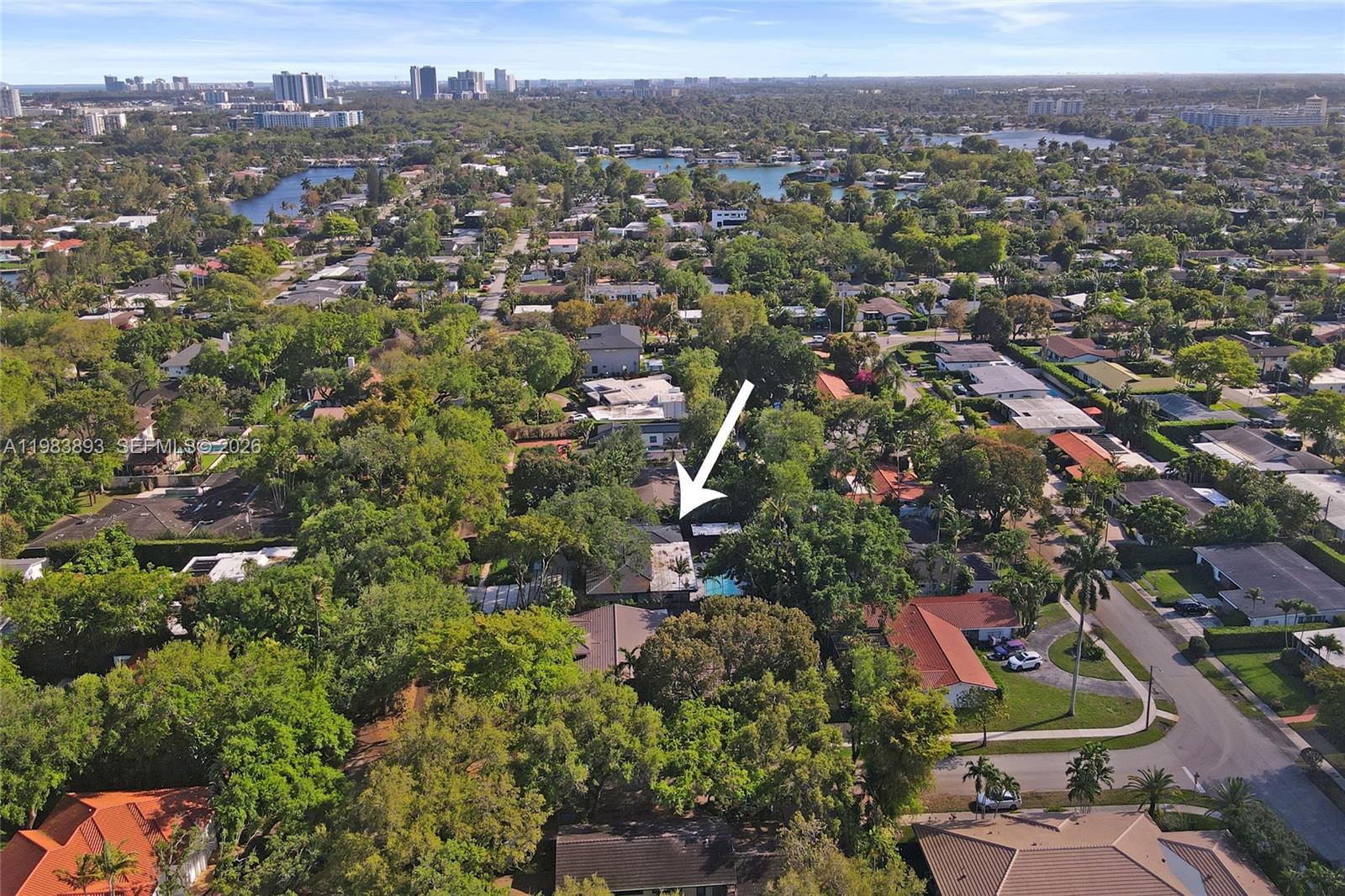 20020 NE 21st Ct Miami, FL 33179