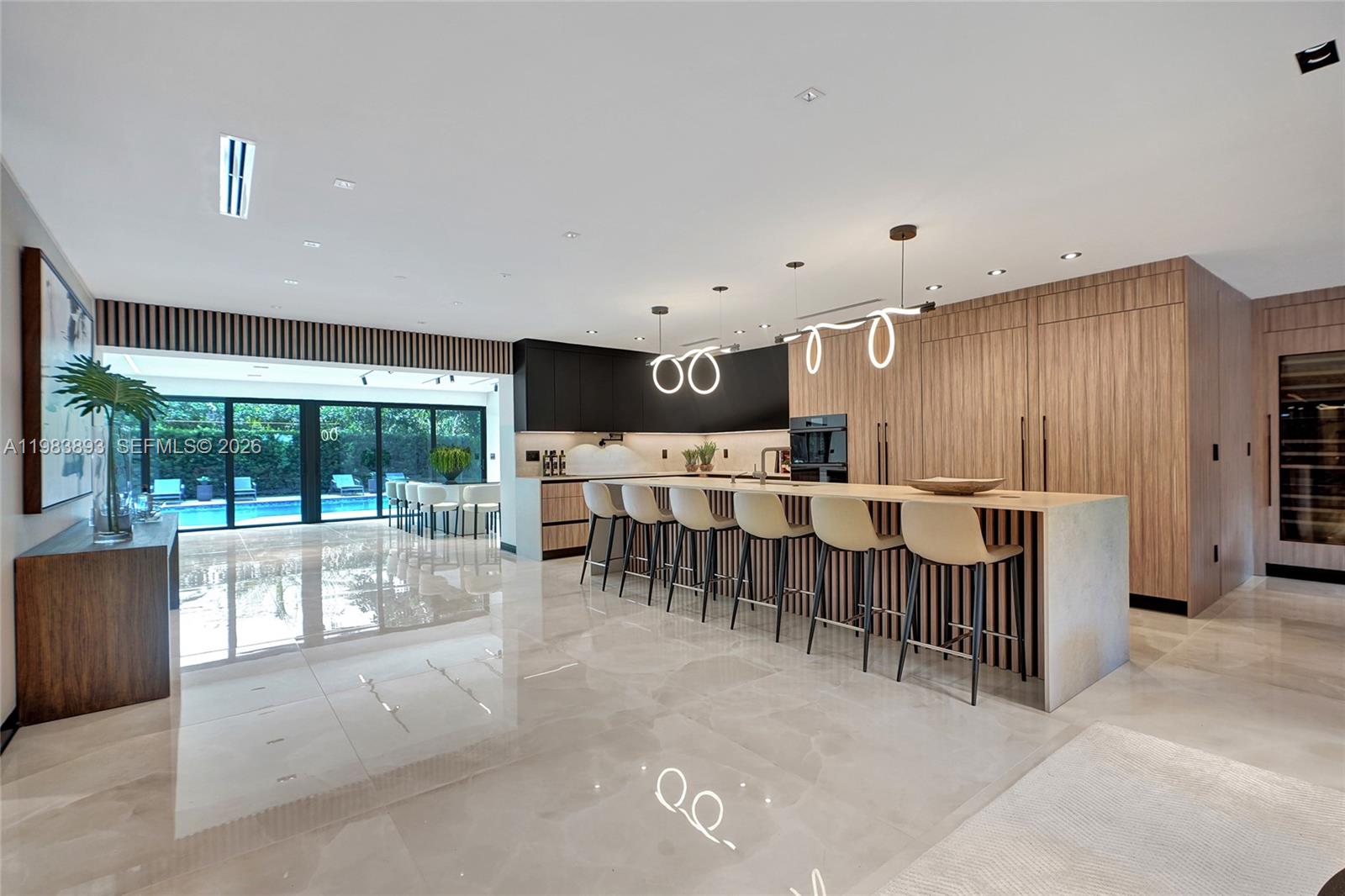 20020 NE 21st Ct Miami, FL 33179