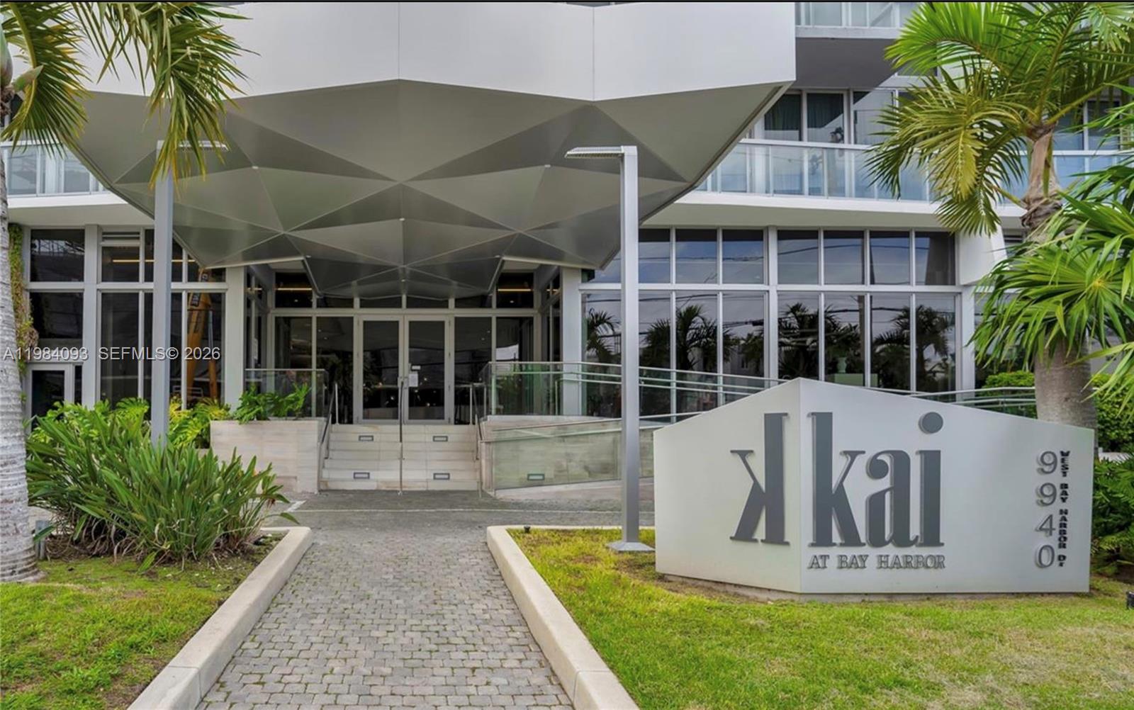 9940 W Bay Hbr Dr #5E-N Bay Harbor Islands, FL 33154