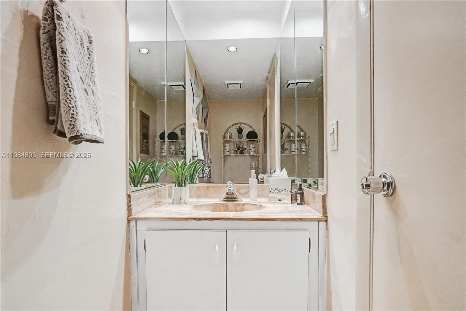 19220 NE 25th Ave #271B Miami, FL 33180