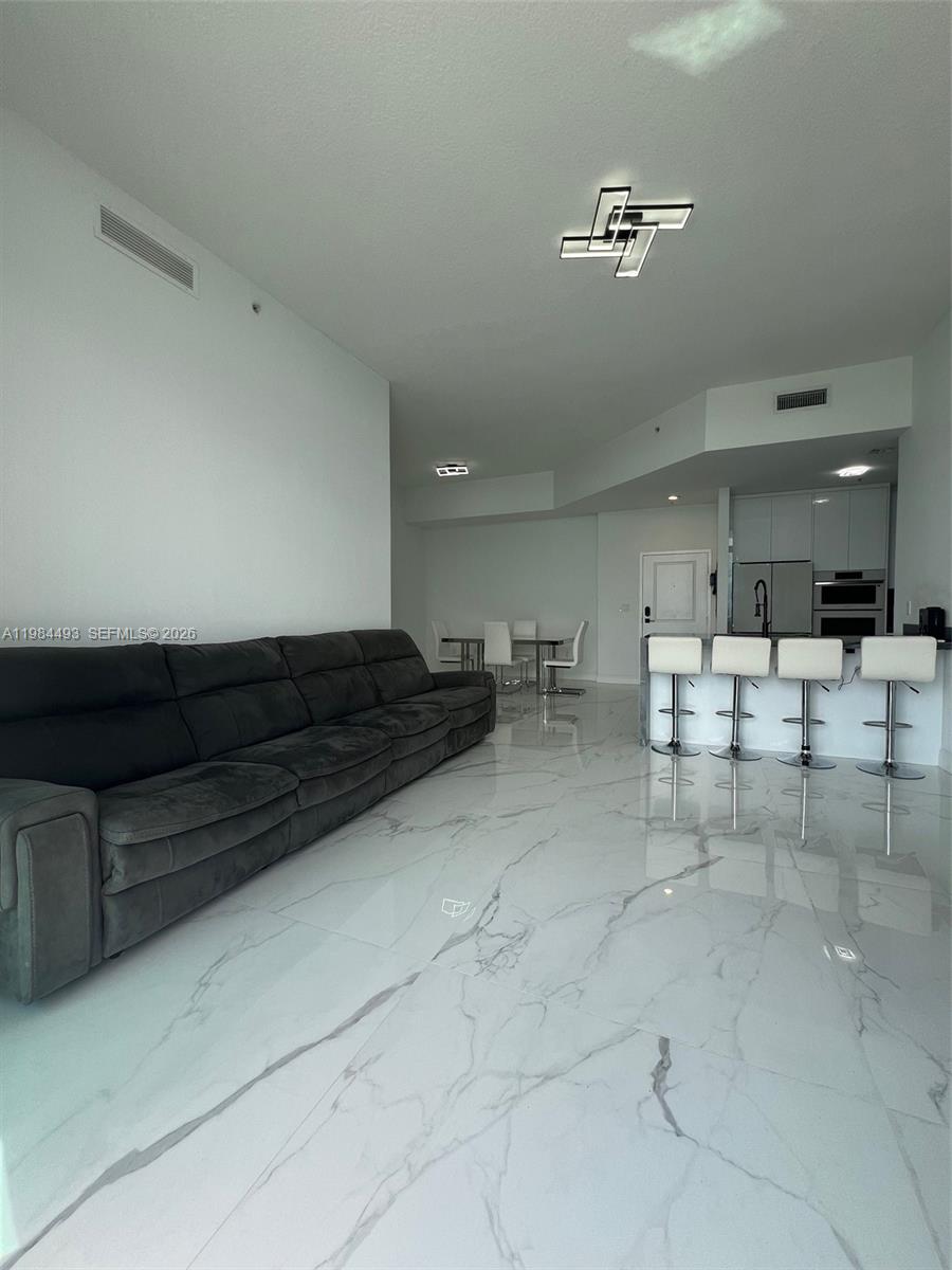 7910 Harbor Is Dr #1202 North Bay Village, FL 33141