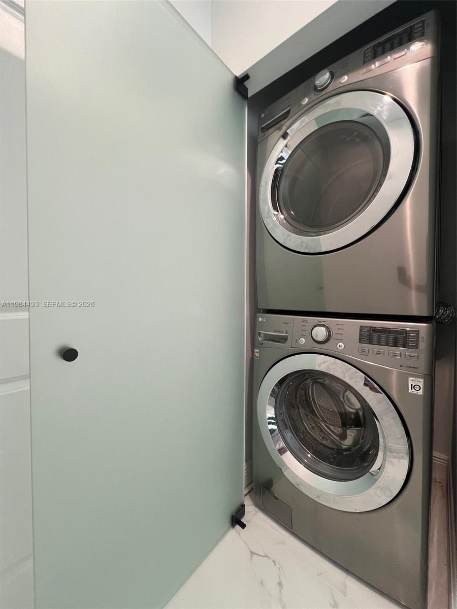 7910 Harbor Is Dr #1202 North Bay Village, FL 33141