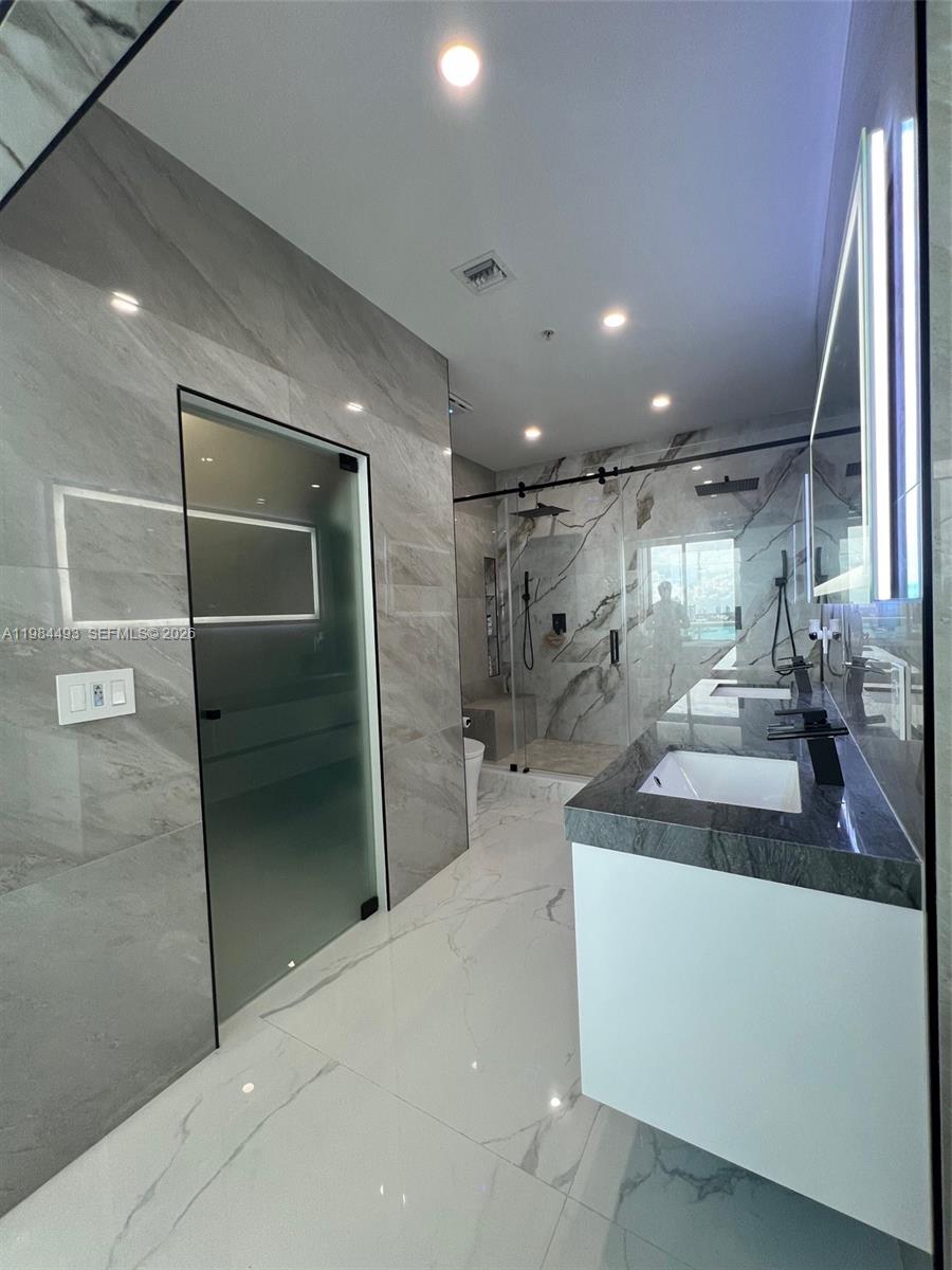 7910 Harbor Is Dr #1202 North Bay Village, FL 33141