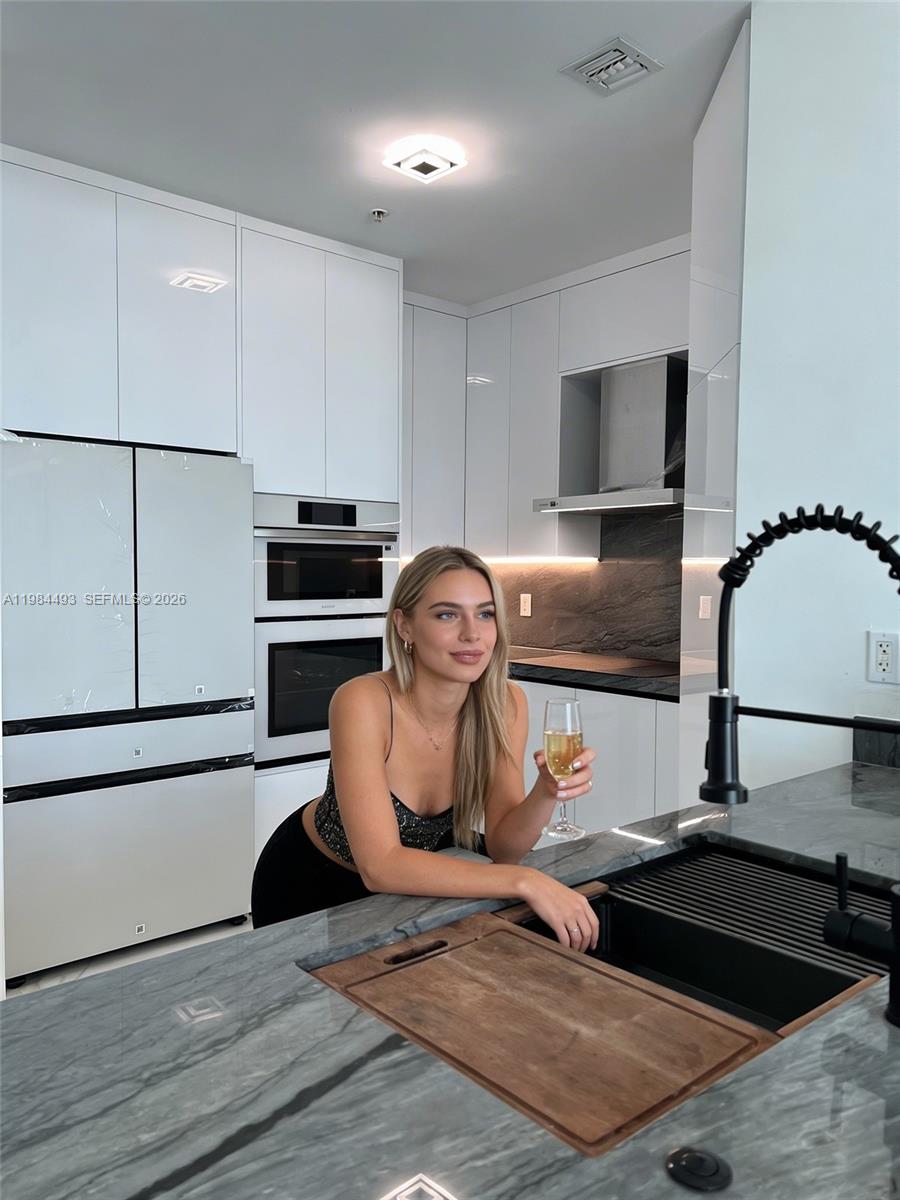 7910 Harbor Is Dr #1202 North Bay Village, FL 33141