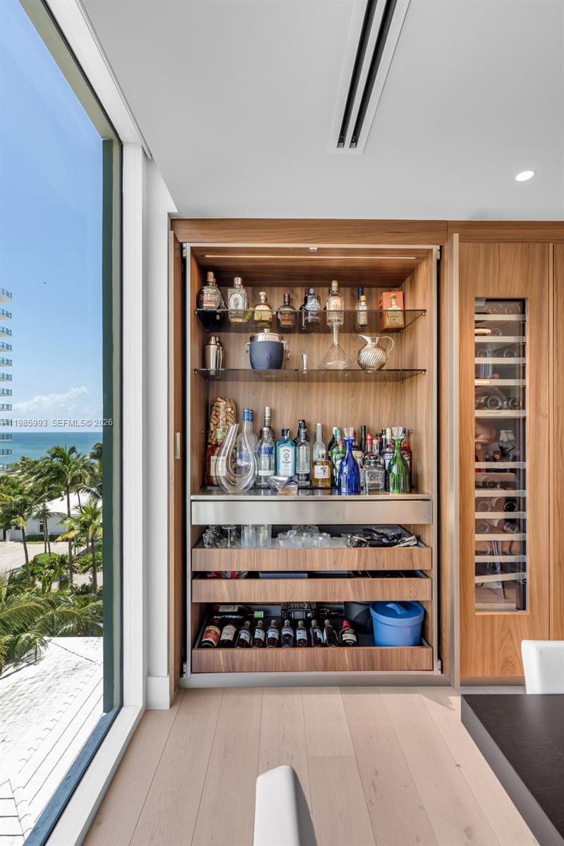 430 Grand Bay Dr #608 Key Biscayne, FL 33149