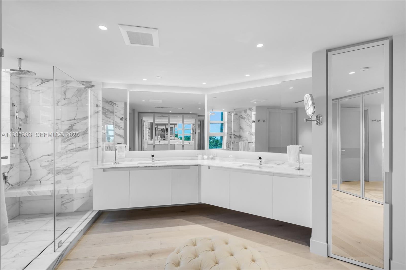 430 Grand Bay Dr #608 Key Biscayne, FL 33149