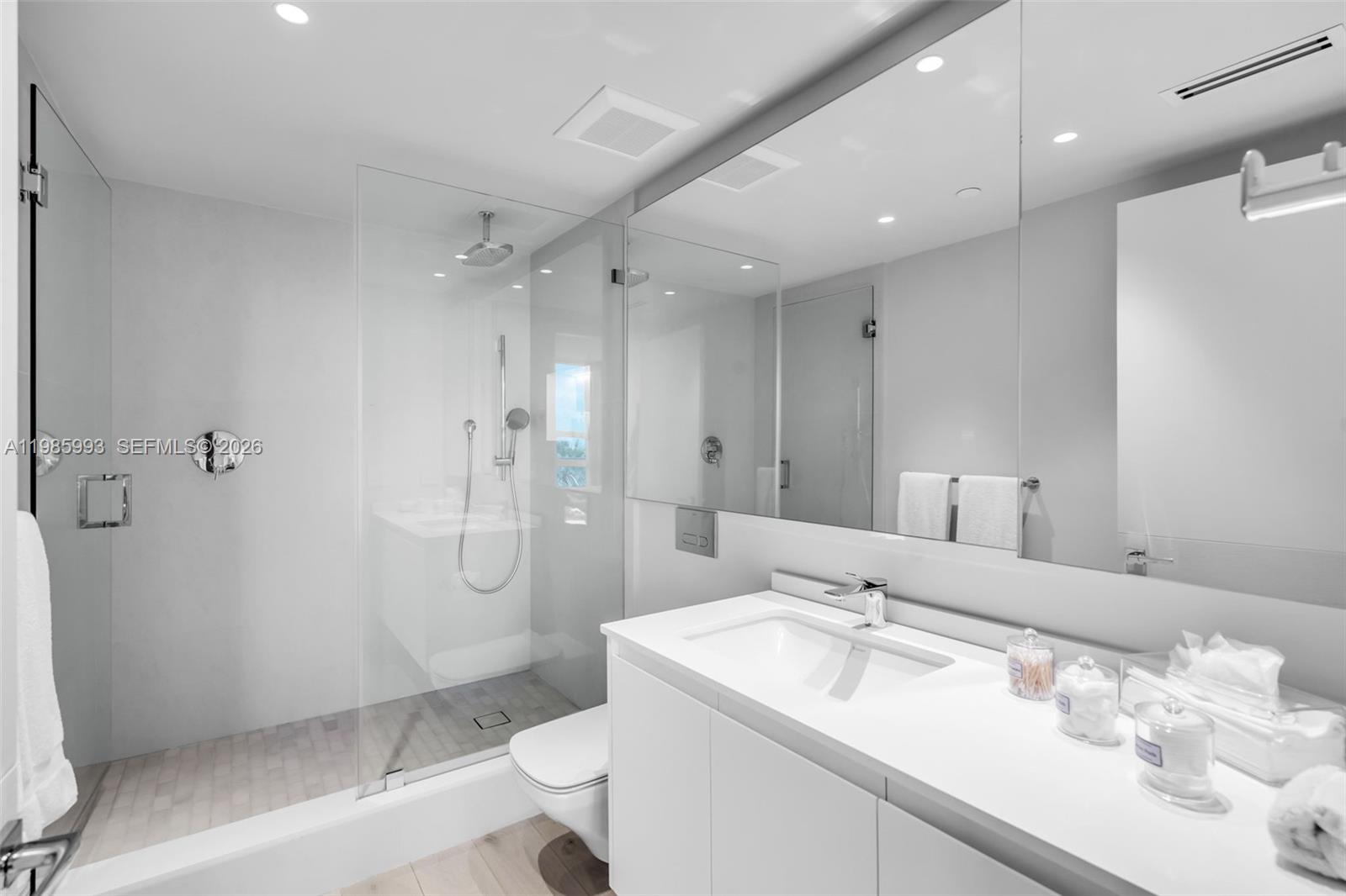 430 Grand Bay Dr #608 Key Biscayne, FL 33149