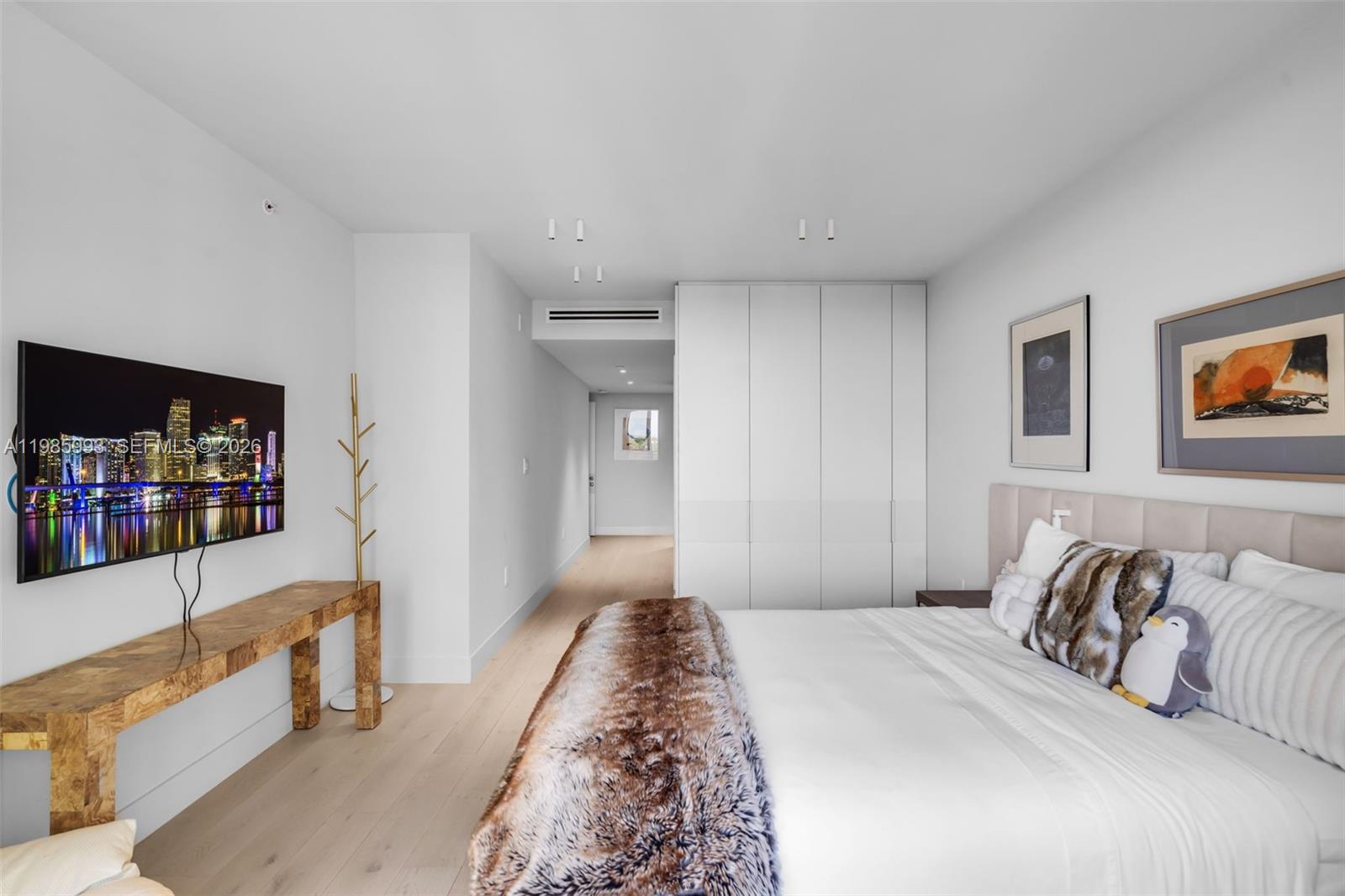 430 Grand Bay Dr #608 Key Biscayne, FL 33149