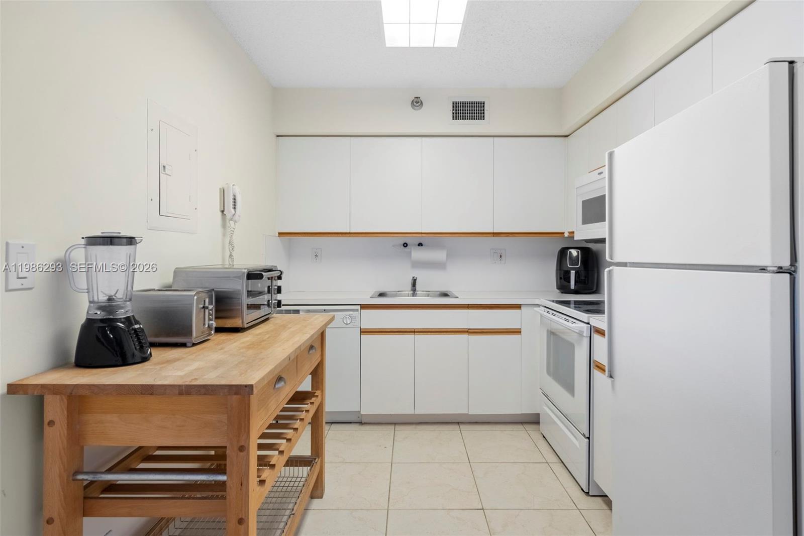 3400 NE 192th St #1810 Aventura, FL 33180