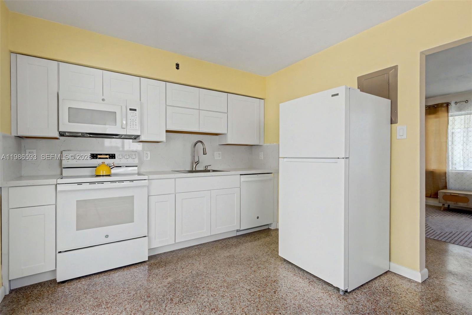 616 NW 3rd Ct Hallandale Beach, FL 33009