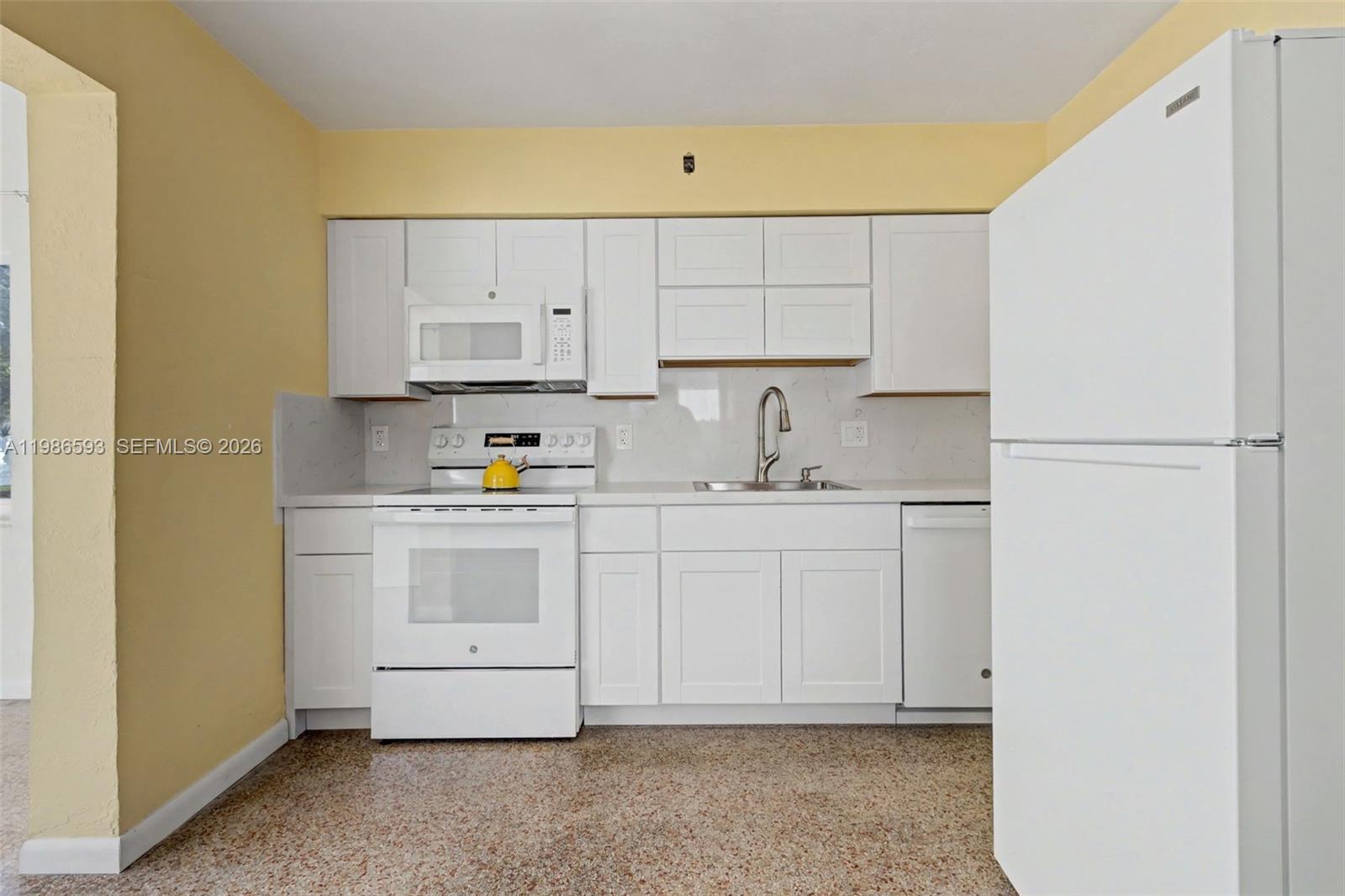 616 NW 3rd Ct Hallandale Beach, FL 33009