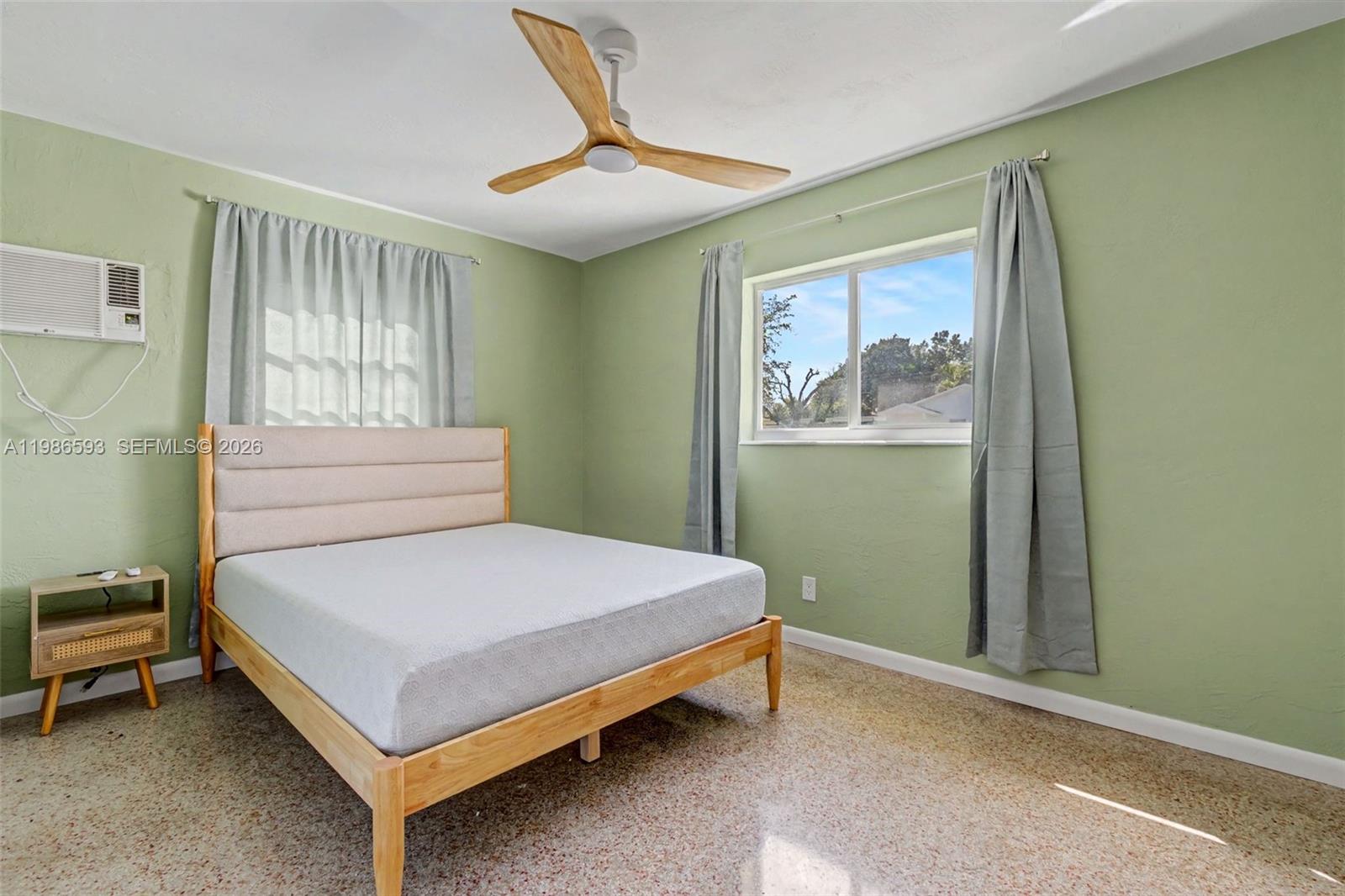 616 NW 3rd Ct Hallandale Beach, FL 33009