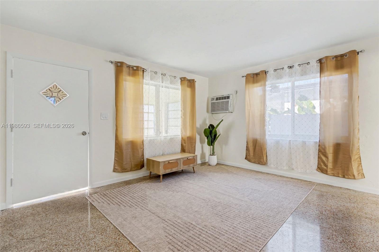 616 NW 3rd Ct Hallandale Beach, FL 33009