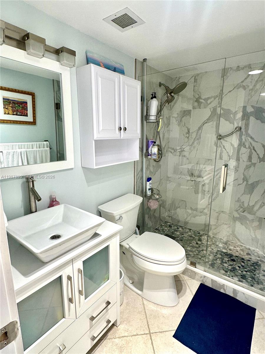 1950 S Ocean Dr #2C Hallandale Beach, FL 33009