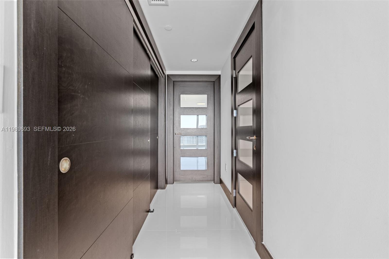 200 Biscayne Blvd Way #3707 Miami, FL 33131