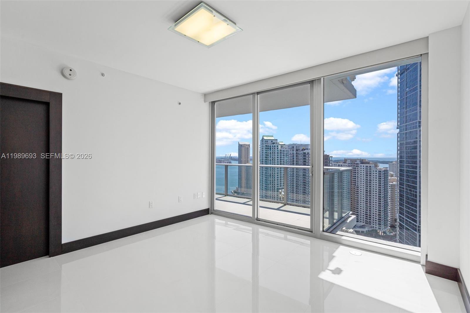 200 Biscayne Blvd Way #3707 Miami, FL 33131