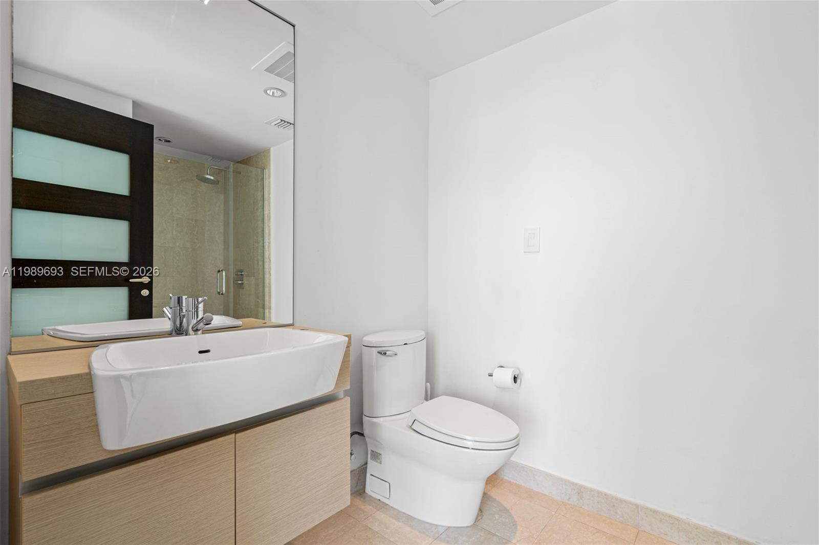 200 Biscayne Blvd Way #3707 Miami, FL 33131