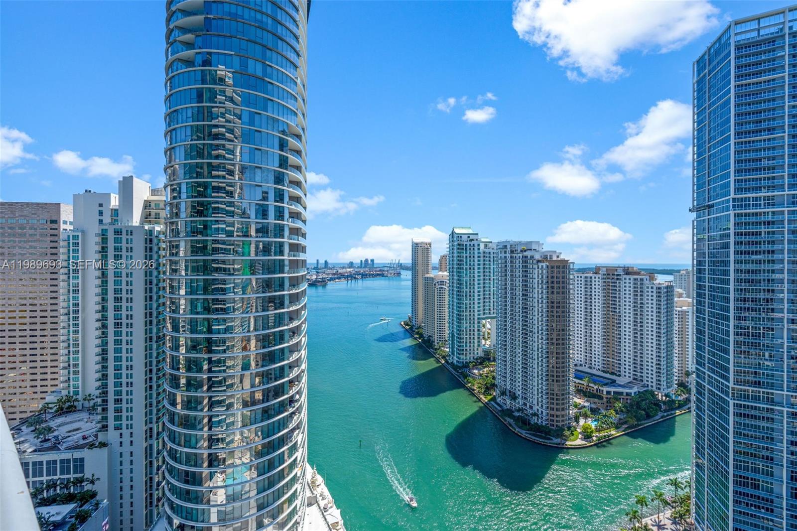 200 Biscayne Blvd Way #3707 Miami, FL 33131
