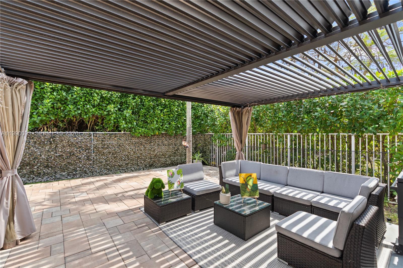 1500 Canary Is Dr Weston, FL 33327