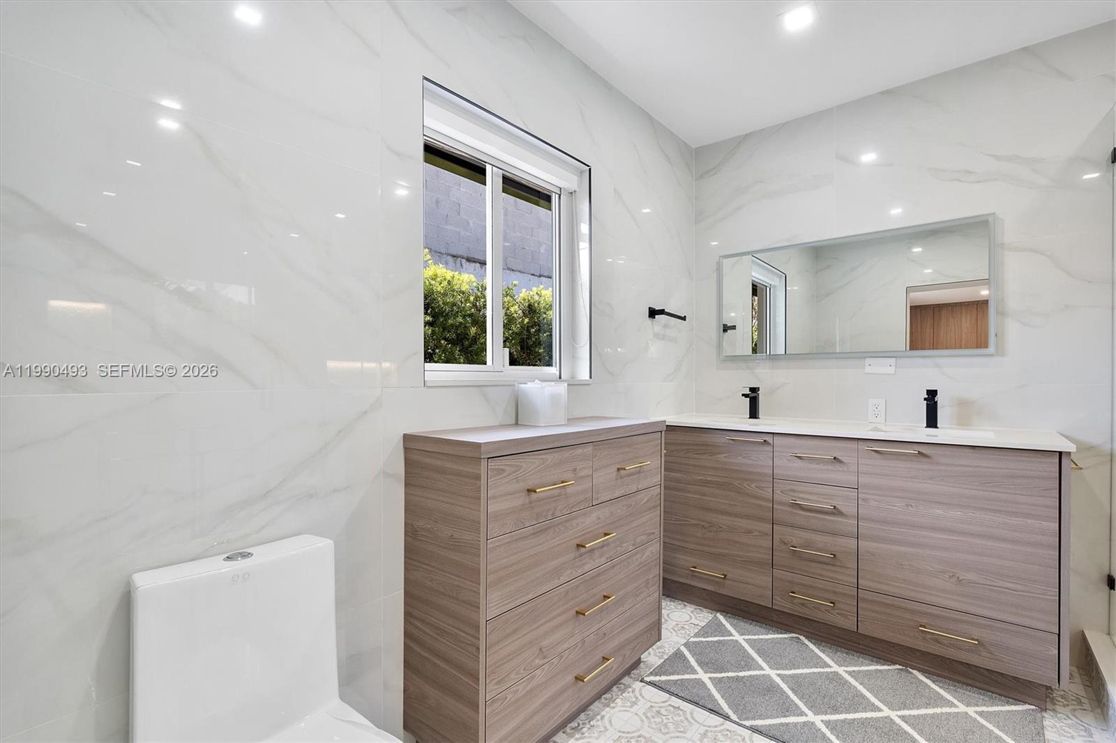 261 NE 47th St Miami, FL 33137