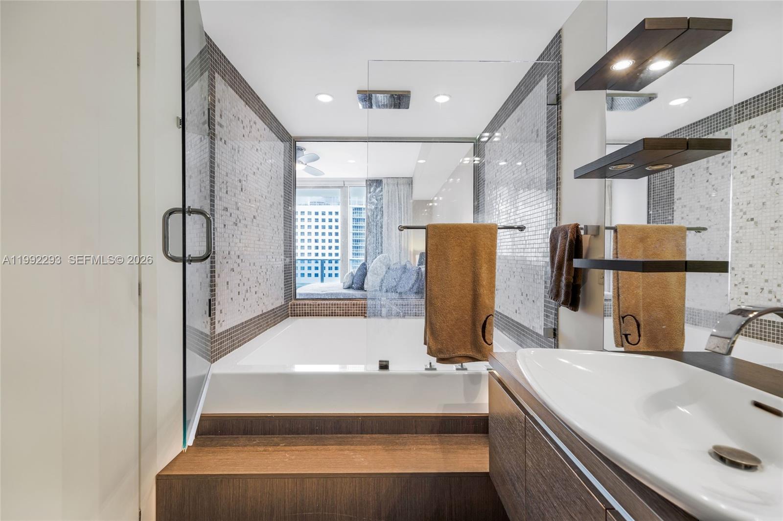 200 Biscayne Blvd Way #504 Miami, FL 33131