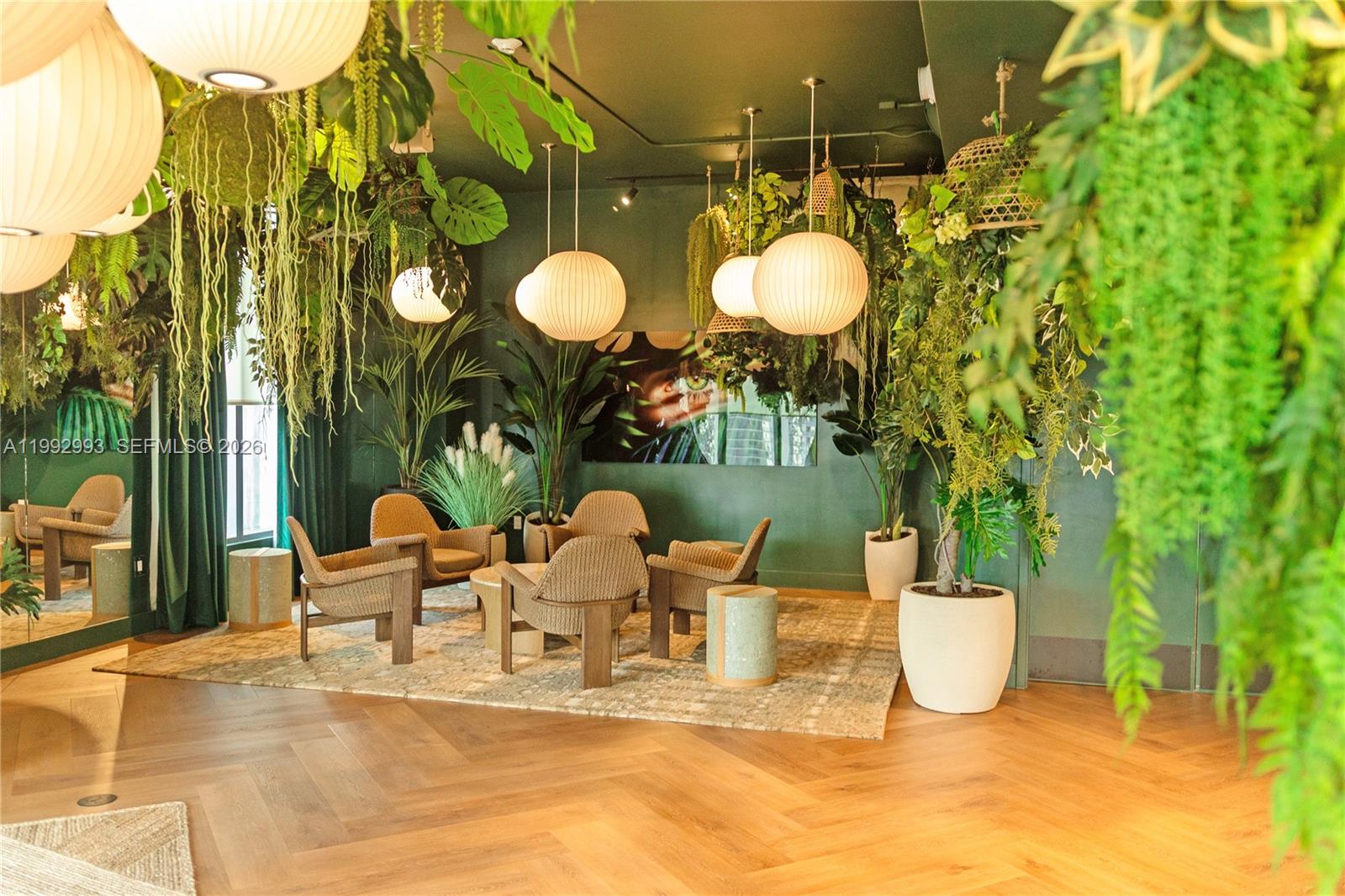 121 NE 5th #1404 Miami, FL 33132