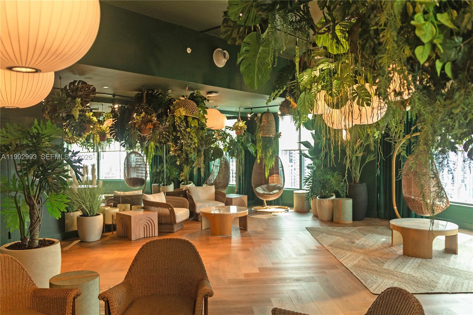 121 NE 5th #1404 Miami, FL 33132