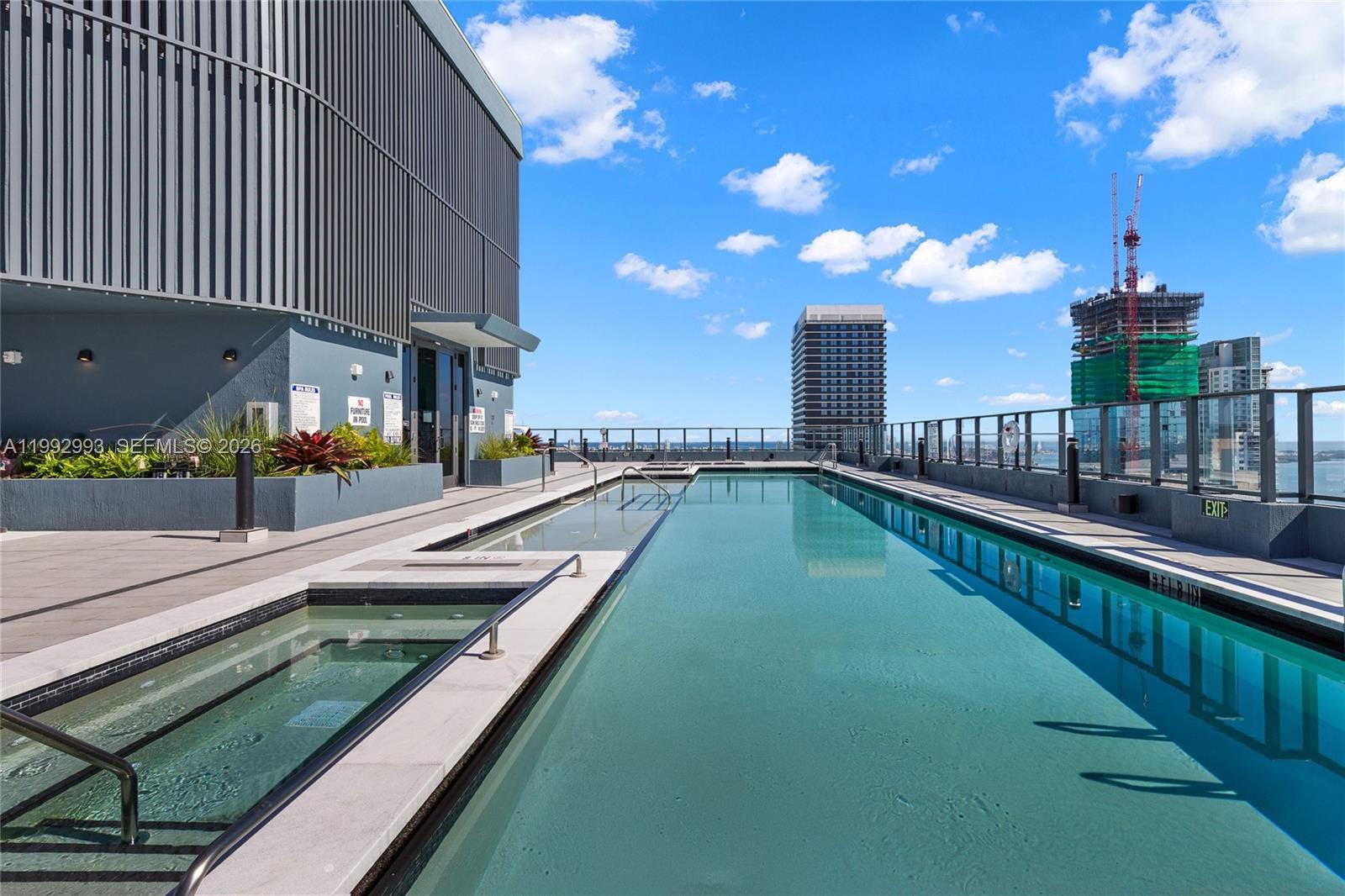 121 NE 5th #1404 Miami, FL 33132