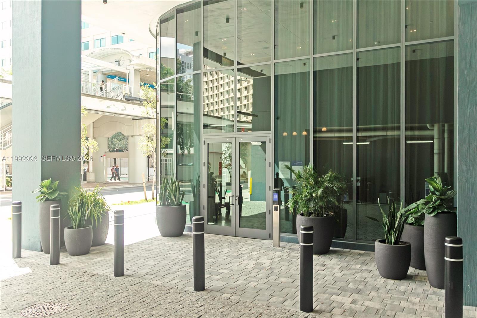 121 NE 5th #1404 Miami, FL 33132