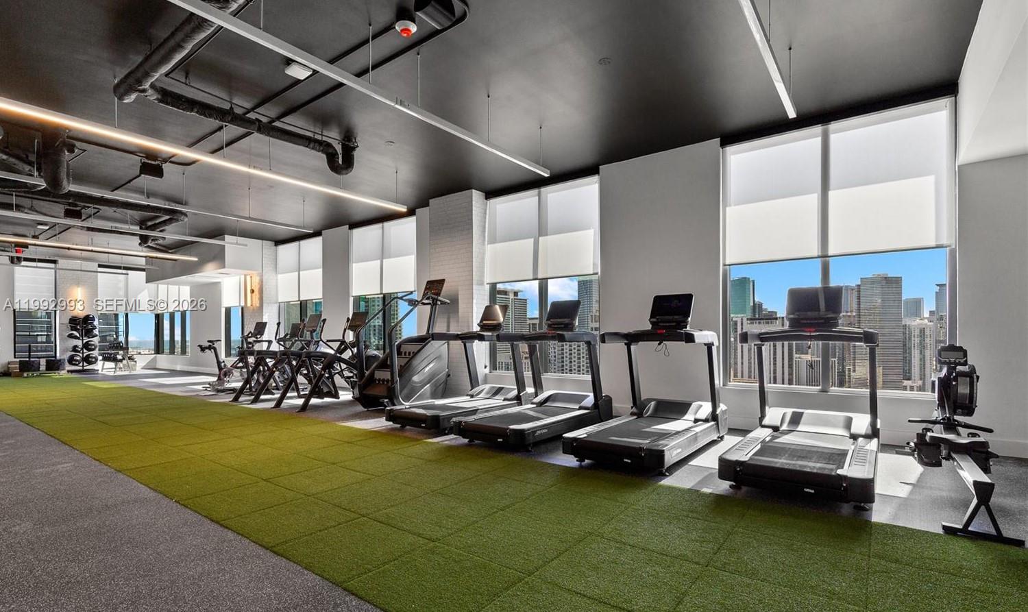 121 NE 5th #1404 Miami, FL 33132