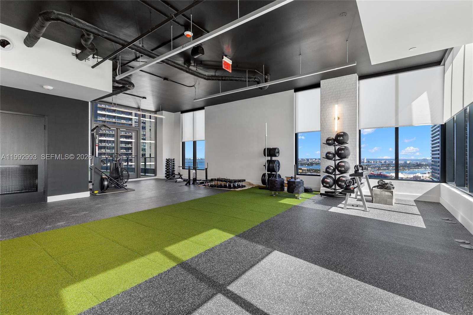 121 NE 5th #1404 Miami, FL 33132