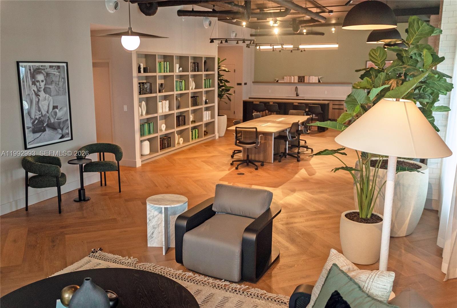 121 NE 5th #1404 Miami, FL 33132