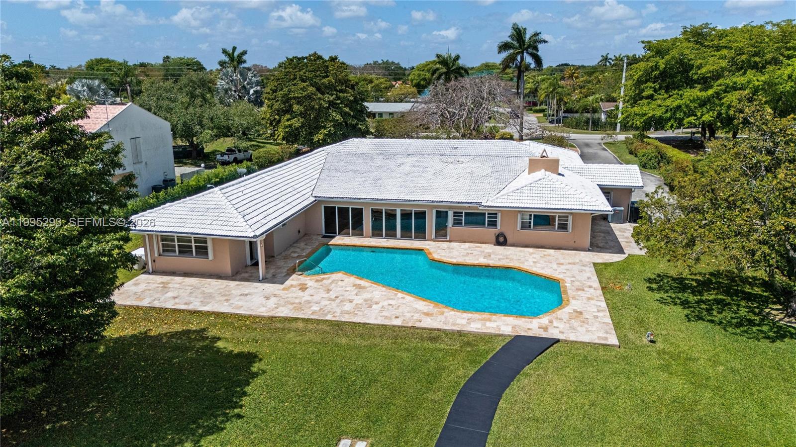 14021 SW 97th Ave Miami, FL 33176