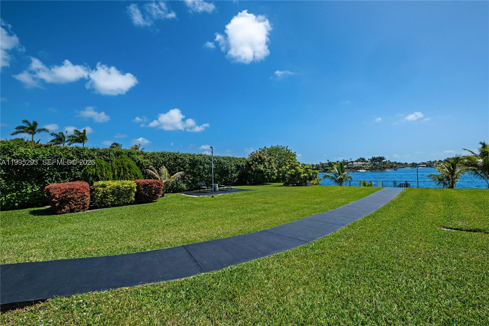 14021 SW 97th Ave Miami, FL 33176