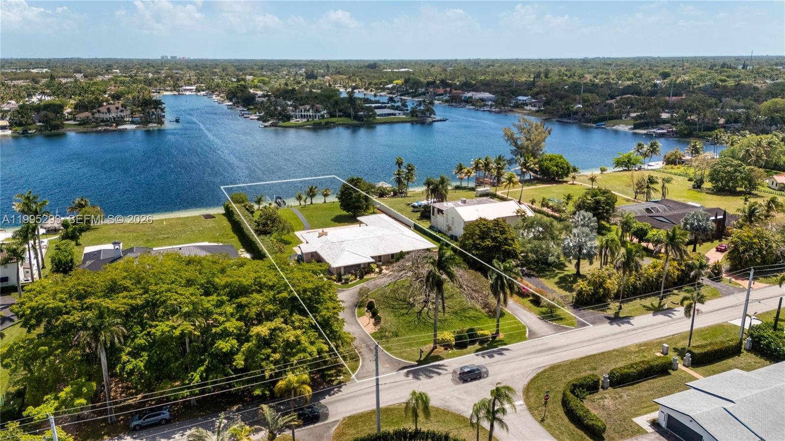 14021 SW 97th Ave Miami, FL 33176