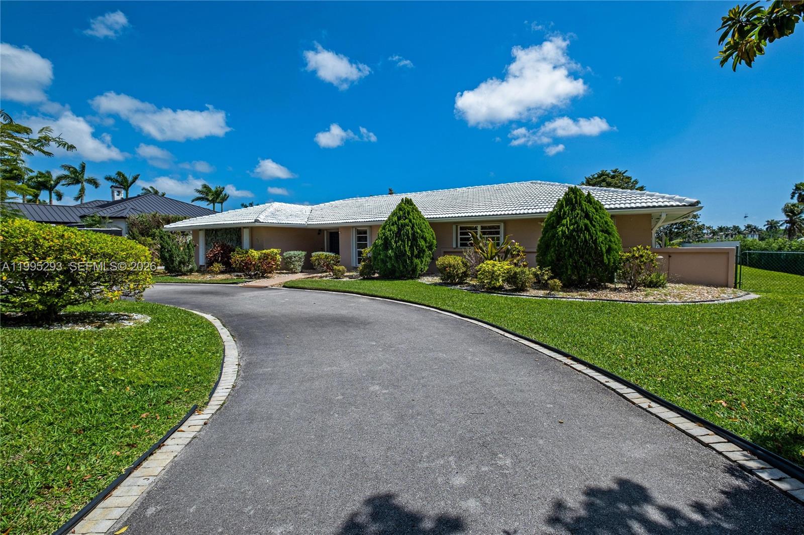 14021 SW 97th Ave Miami, FL 33176