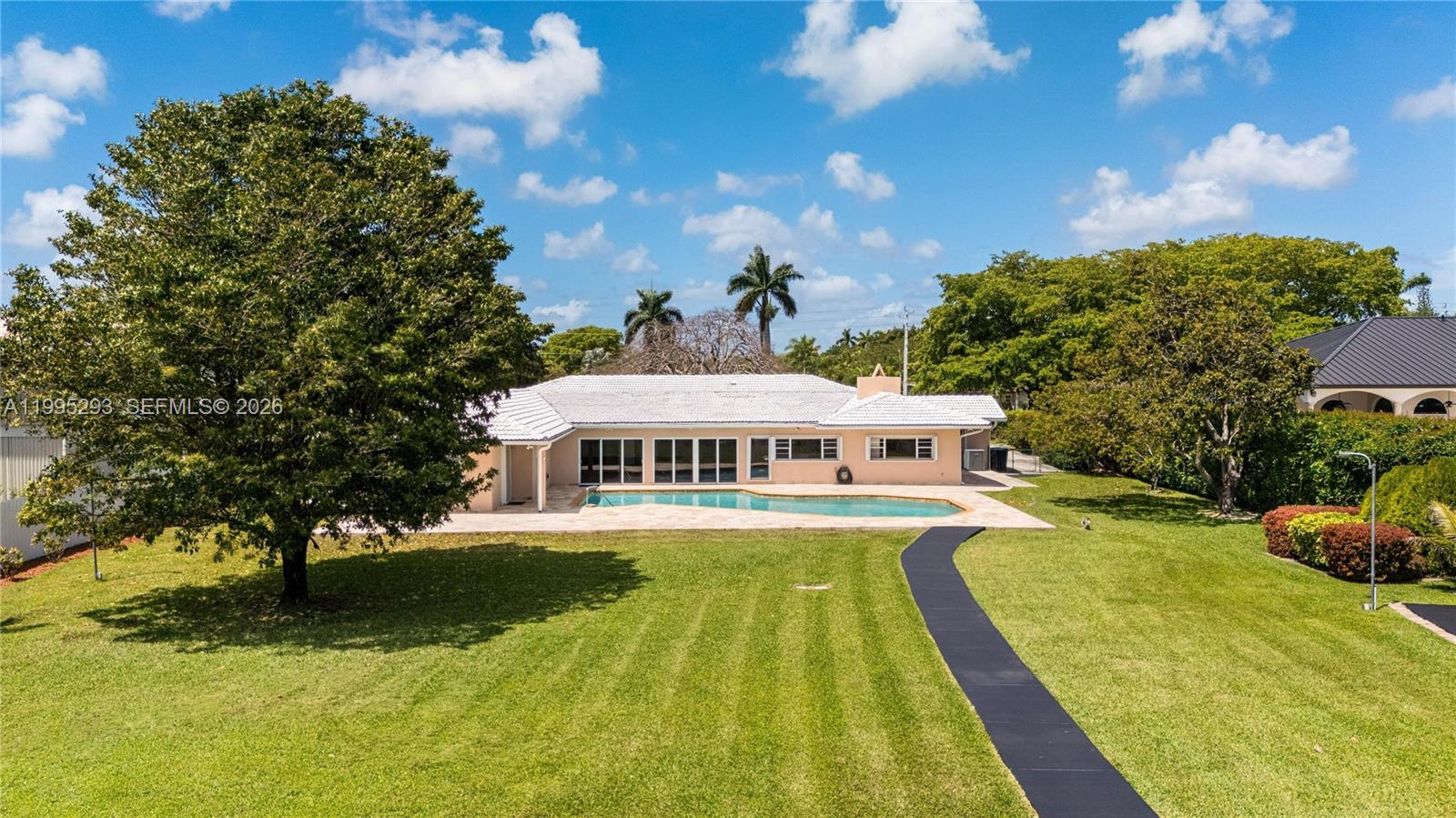 14021 SW 97th Ave Miami, FL 33176