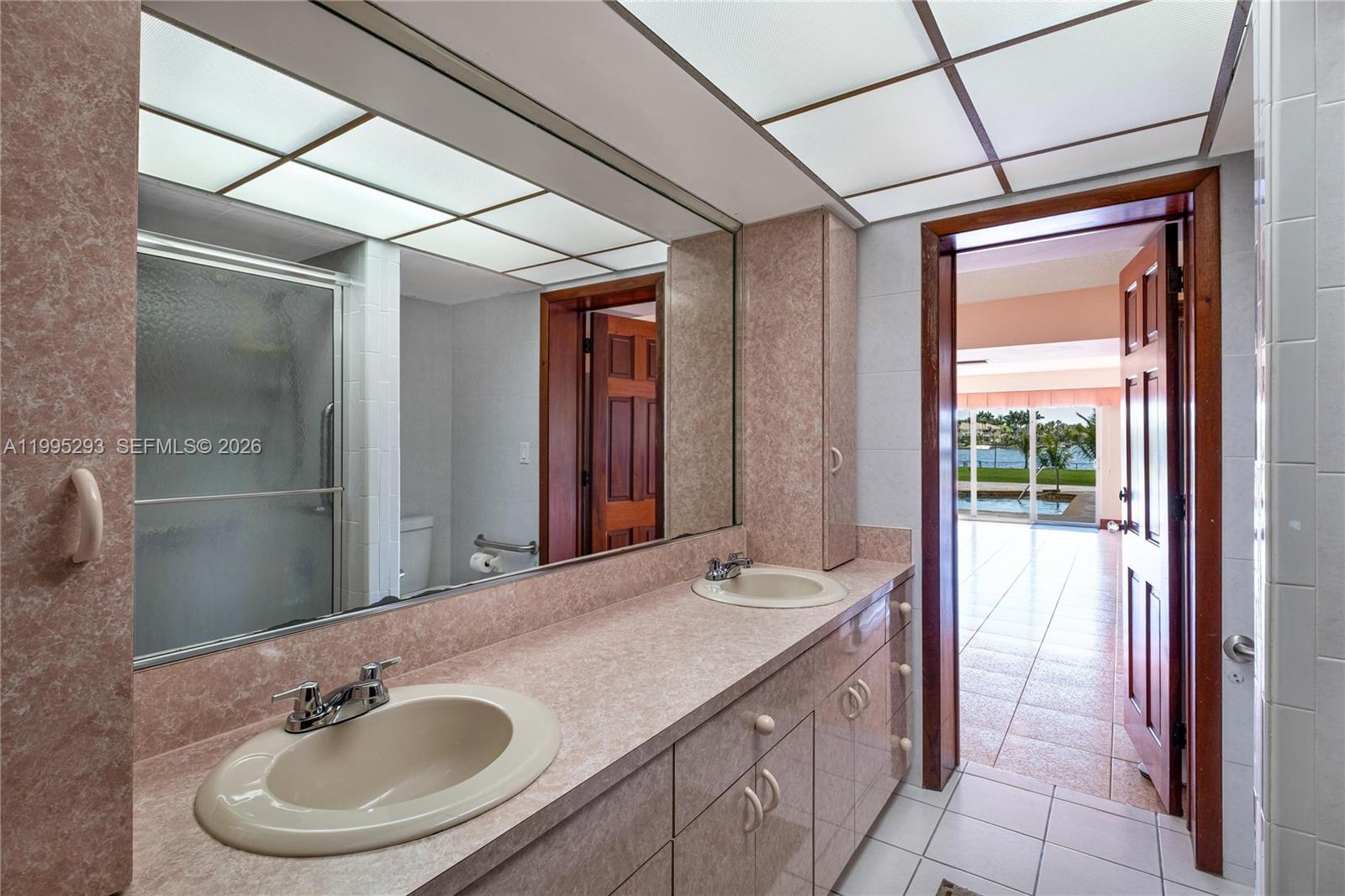 14021 SW 97th Ave Miami, FL 33176