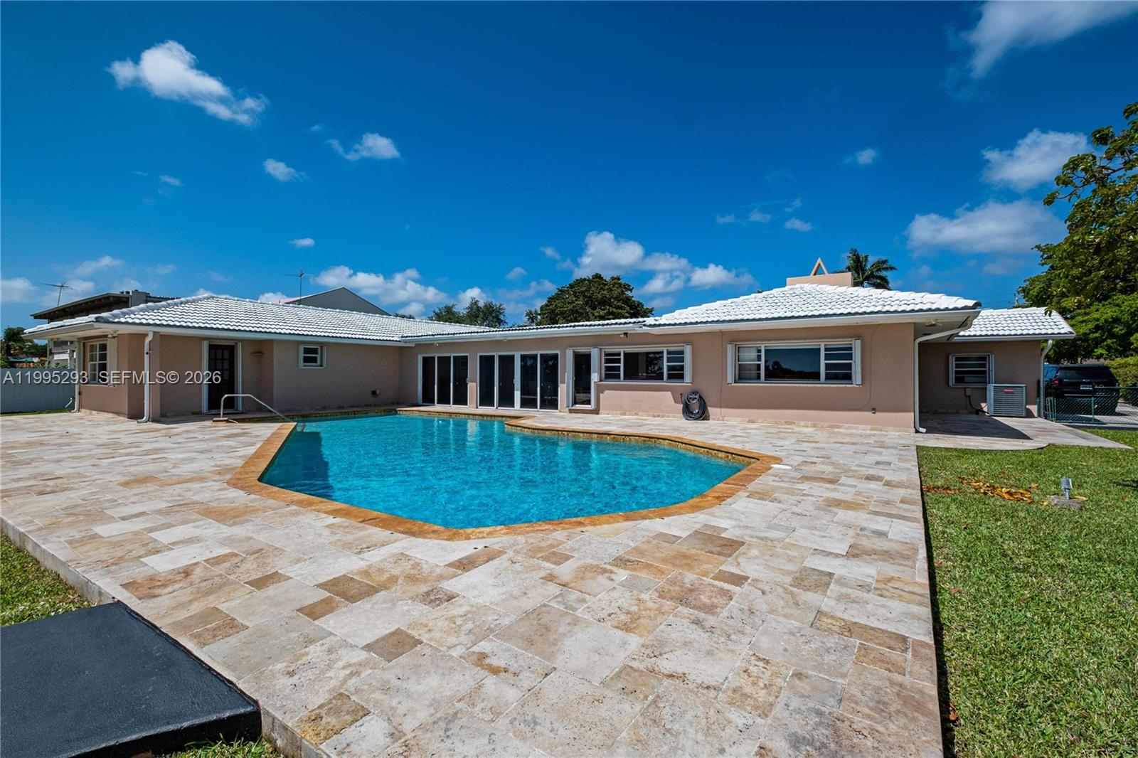 14021 SW 97th Ave Miami, FL 33176